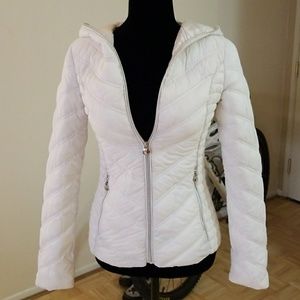 Laundry by Shelli Segal White Fitted Puffer Jacket
